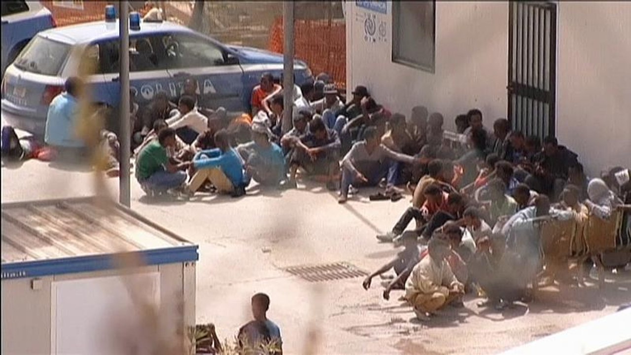 Bei Abschiebungen nach Italien: Salvini will Flughäfen schließen