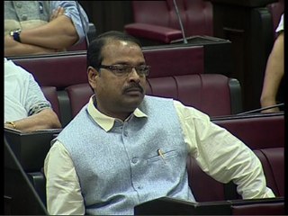 സ്‌പീക്കറെ കുലുക്കി താഴെയിട്ട് ആന | Oneindia Malayalam