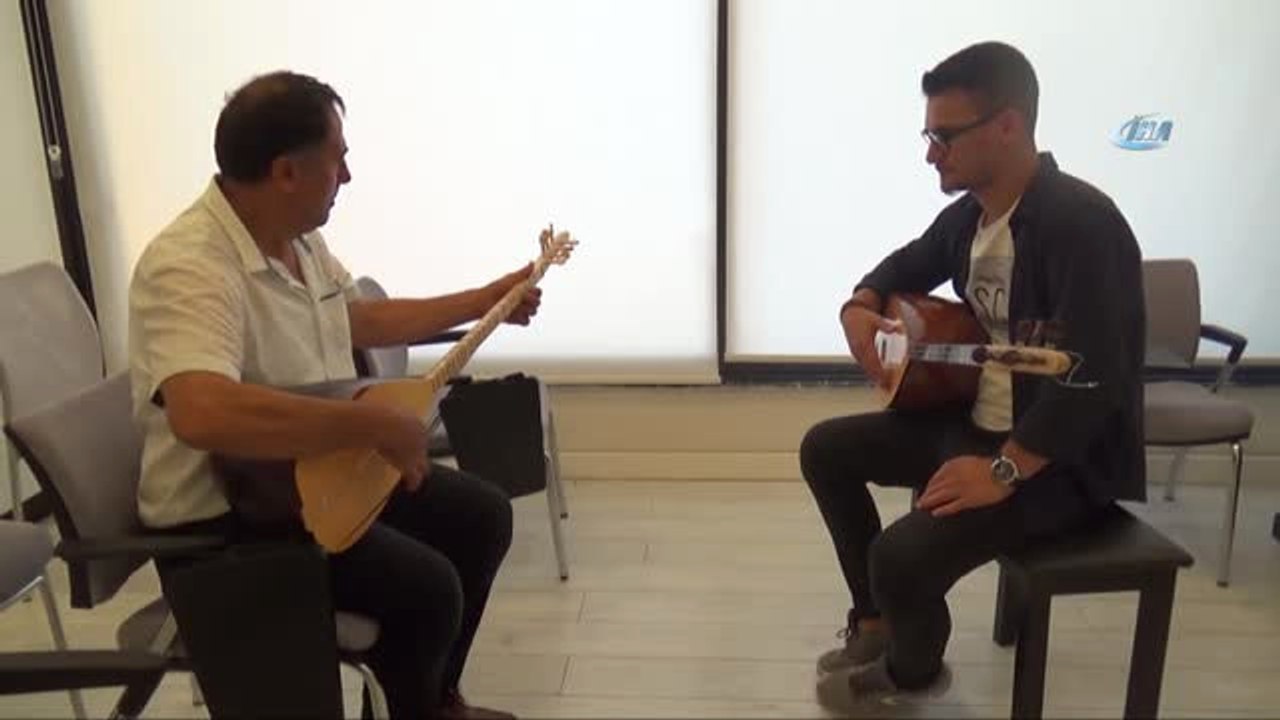 30 Yıl Önce Eşine Söylediği Yalanı Telafi Etmek İçin Kursa Başladı