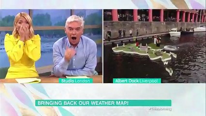 La présentatrice Alison Hammond pousse un homme à leau en plein duplex