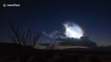 Incredible timelapse shows SpaceX launch in desert