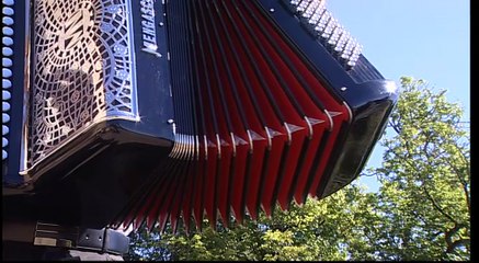 highland cathédral par l' Orchestre Dominique & Stéphanie FLOQUET
