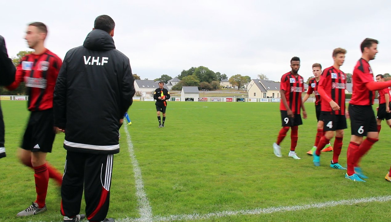 07/10/2018 : Soulgé VS Les Herbiers : Entrée des joueurs sur le terrain suite