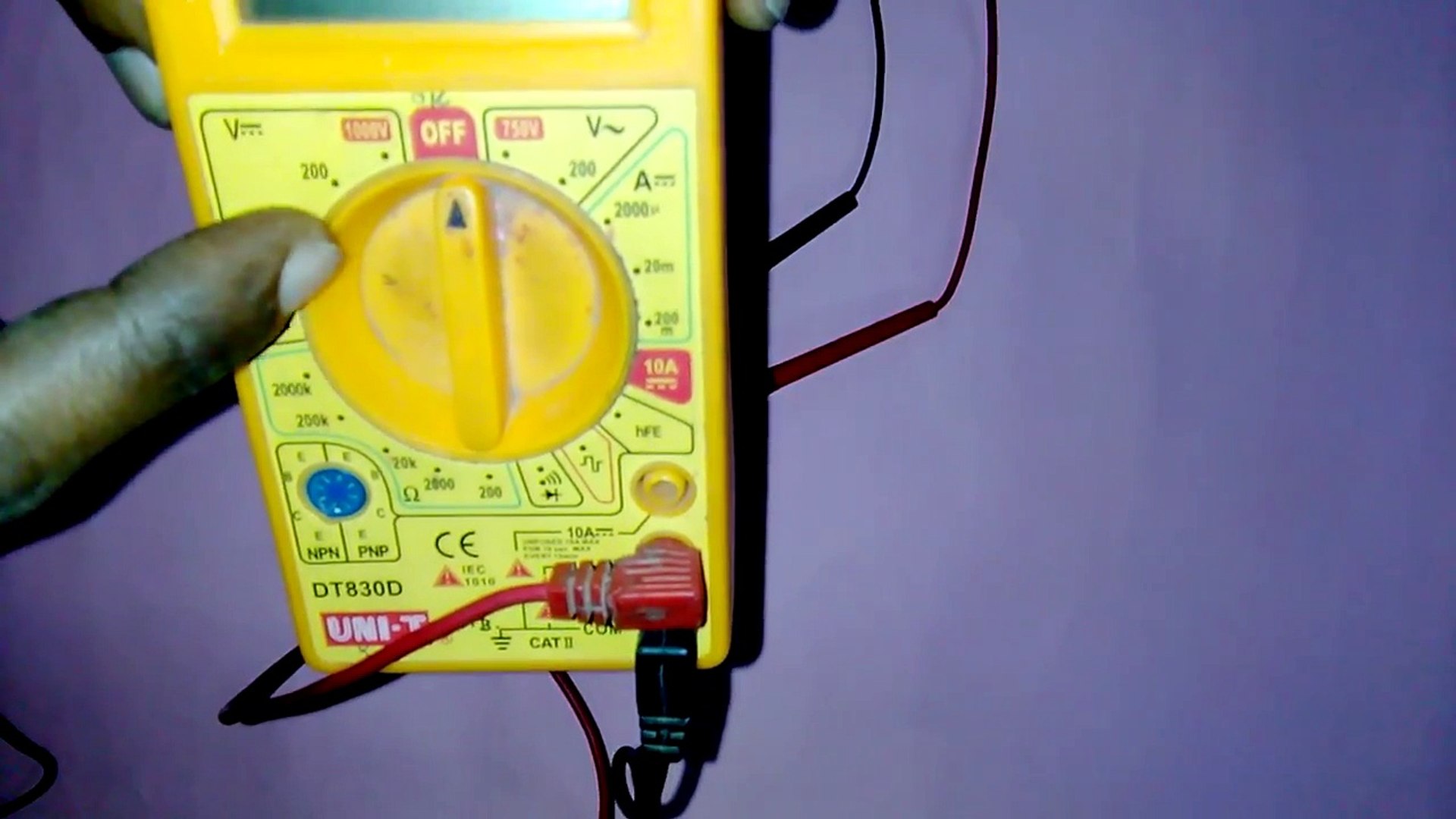 ⁣How to check battery voltage