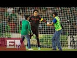 Memo Ochoa defiende a aficionado que entró a la cancha / Adrenalina