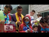 Jugadores de Gallos conviven con niños con cáncer/ Rigoberto Plascencia