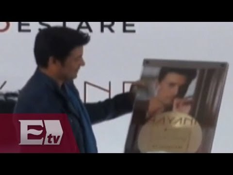 Chayanne recibe disco de oro en México / Chayanne consigue disco de oro