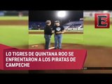 Rigoberto Plascencia lanza primera bola en partido de los Tigres de QRoo