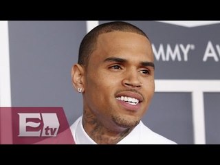 Chris Brown empuja violentamente a fan / Joanna Vegabiestro