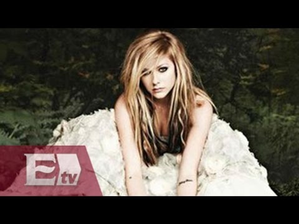 Avril Lavigne pide a sus fans que la tengan en sus oraciones / Joanna Vegabiestro