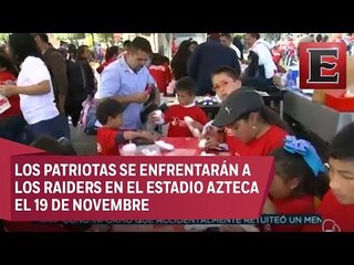 Exjugadores de los Raiders y los Patriotas conviven con pacientes del Hospital Shriners