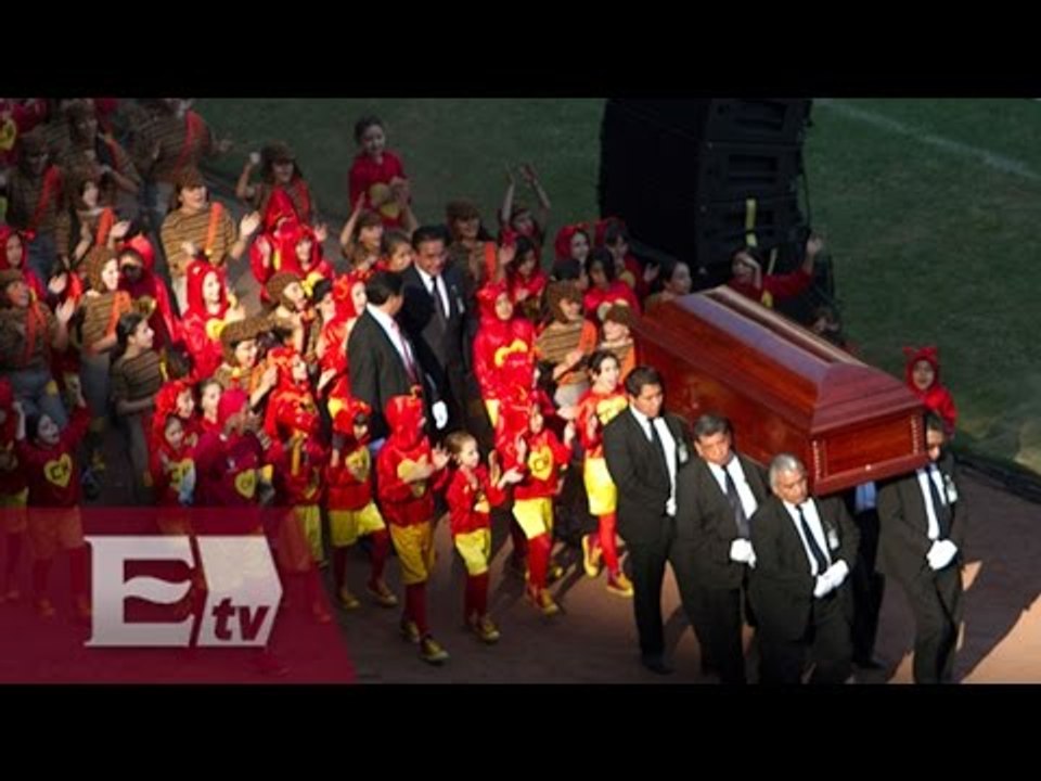 Despiden a "Chespirito" con mariachi y palomas blancas en el Azteca / Función