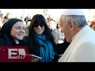 Sor Cristina regala al Papa Francisco su primer disco / Joanna Vegabiestro