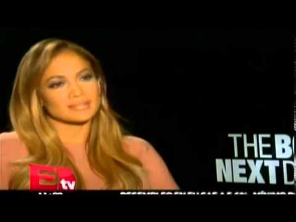 J Lo habla de las escenas candentes de The boy nex door / Función