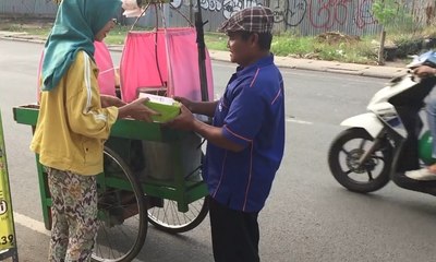 Aksi Pemuda Relawan Berbagi Kepada Kaum Dhuafa