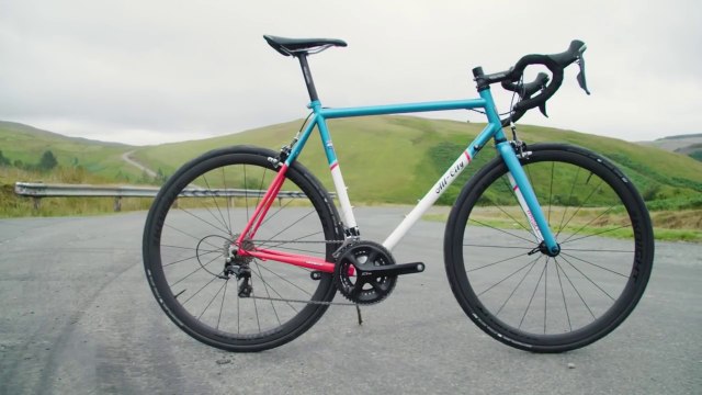 How To Setup Tubeless Road Bike Tyres - Everything You Need To Know