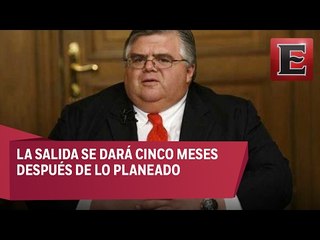 Carstens posterga su salida de Banxico