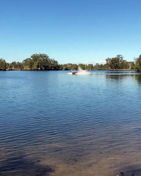 Un pro de barefoot nous montre comment sortir de l'eau avec classe