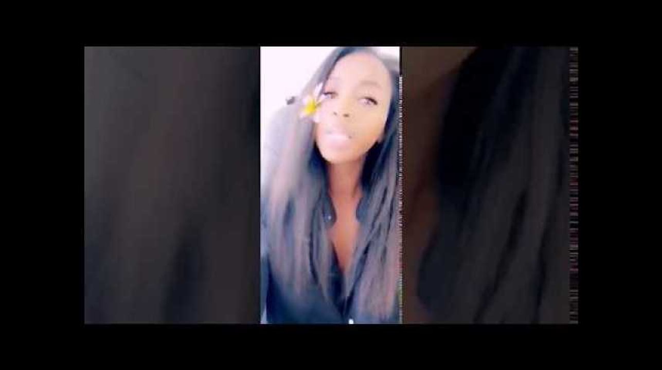 Hapsatou Sy montre en vidéo "la merde" qu’elle reçoit par courrier.