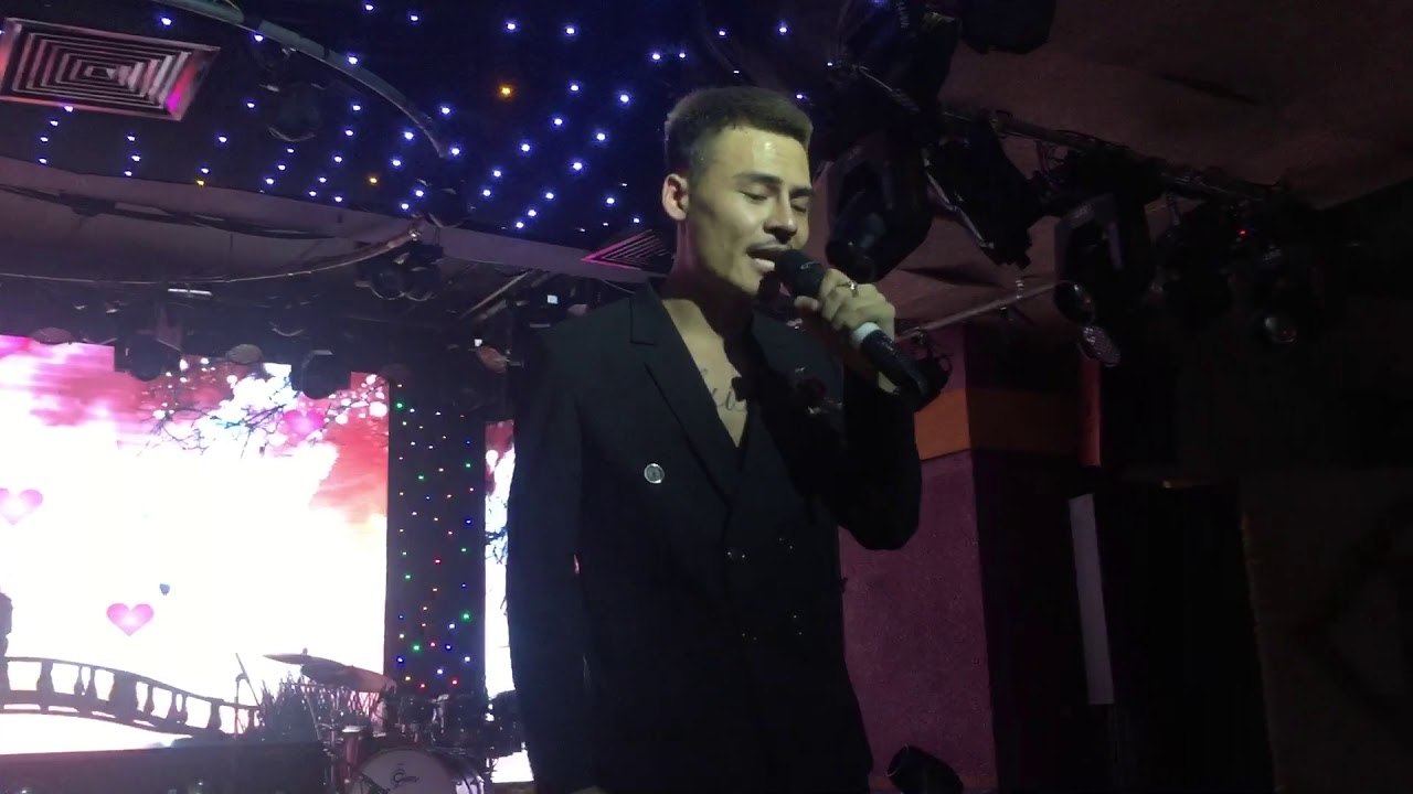 Đừng quên tên anh Live cực hay - Hoa Vinh