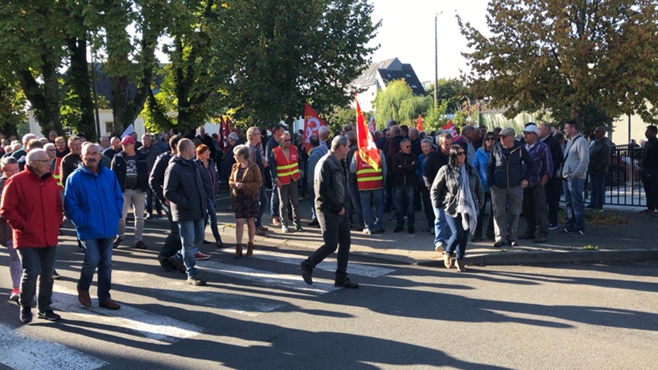 200 retraités et actifs manifestent