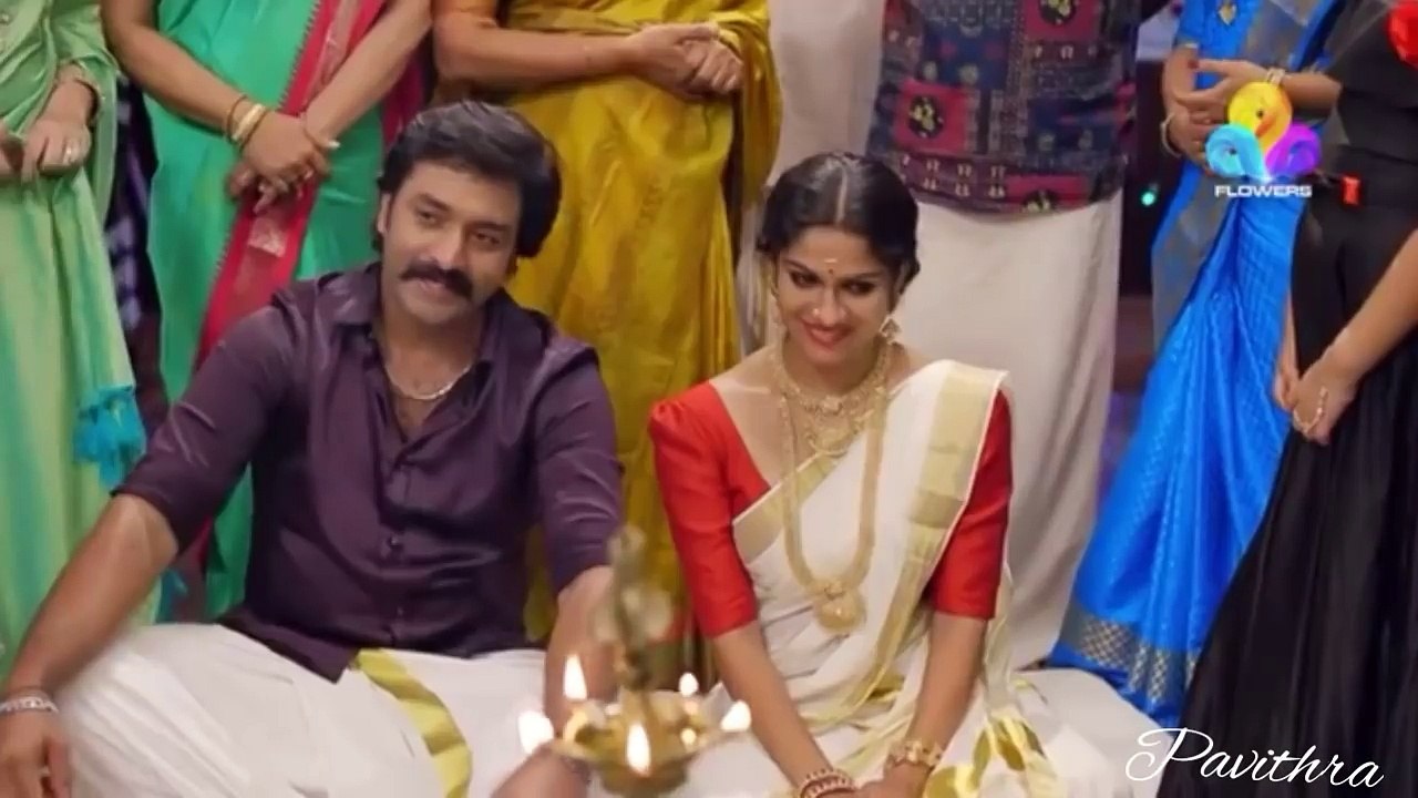 പ്രേമിക്കുവാണേൽ ദാ ഇങ്ങനെ പ്രേമിക്കണം..നമ്മുടെ സീതേച്ചിയെയും ഇന്ദ്രേട്ടനേയും പോലെ