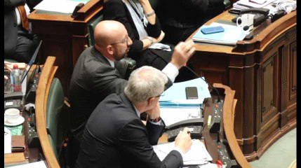 "C'est une addition de contre-vérités. Vous êtes dans le déni le plus complet. Raoul Hedebouw, sortez de ce corps!" (Charles Michel)