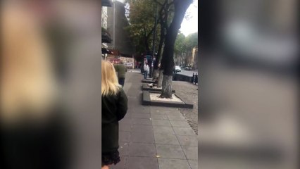 3 yıl önce kaybettiği köpeğini sokakta buldu