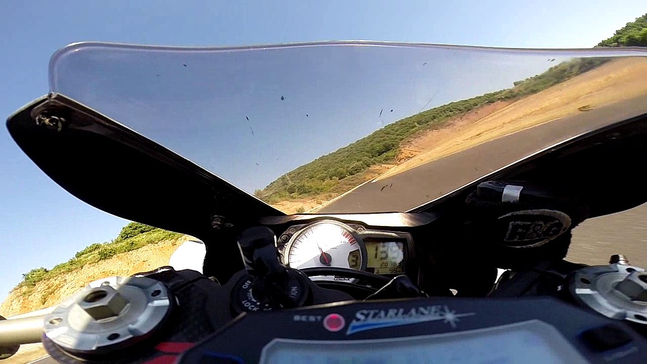 Circuit Alès  GSX-R 750 vs R6 vs R1 vs DUCATI  1''28,10
