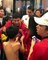 ВИДЕО ДНЯ: Капитан сборной Узбекистана по футболу Одил Ахмедов и его фанаты в Шанхае, где он выступает за местный клуб Shanghai SIPG