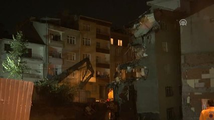 Bağcılar'da Çökme Tehlikesi Bulunan Binanın Yıkımına Başlandı (4)