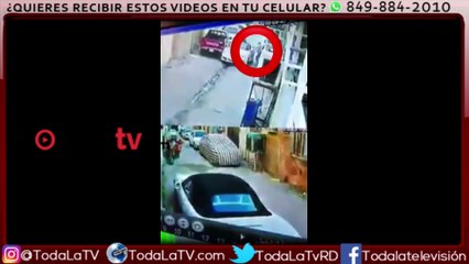 Momento del asesinato de Miss Bagdad 2015 mientras conducía su Porsche-youtube-video