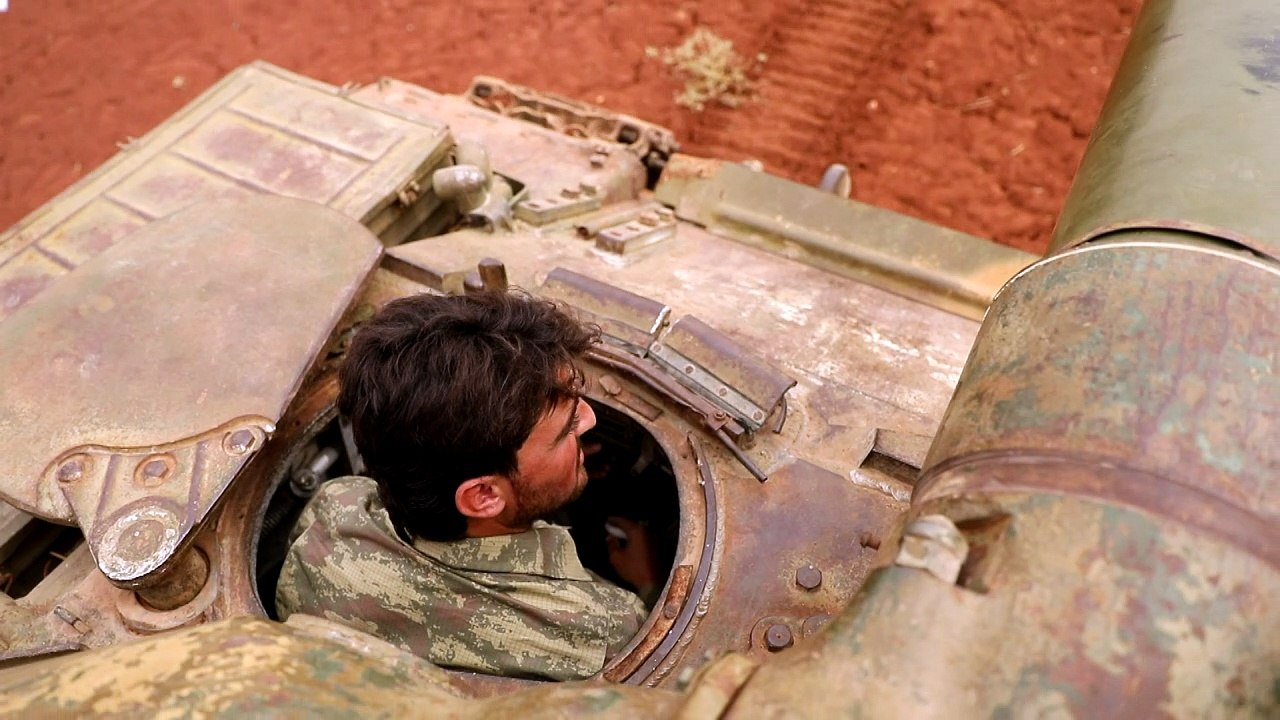 Rebeldes retiran armas pesadas de Idlib, su últ...