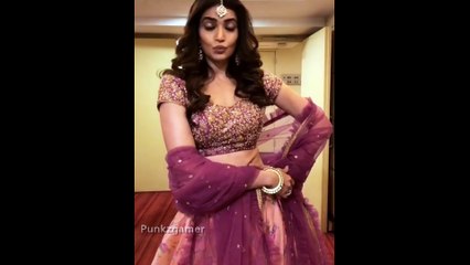 Karishma Tanna Looks So Hot in Traditional Outfit