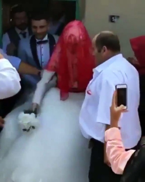 6. saniyedeki kadın...