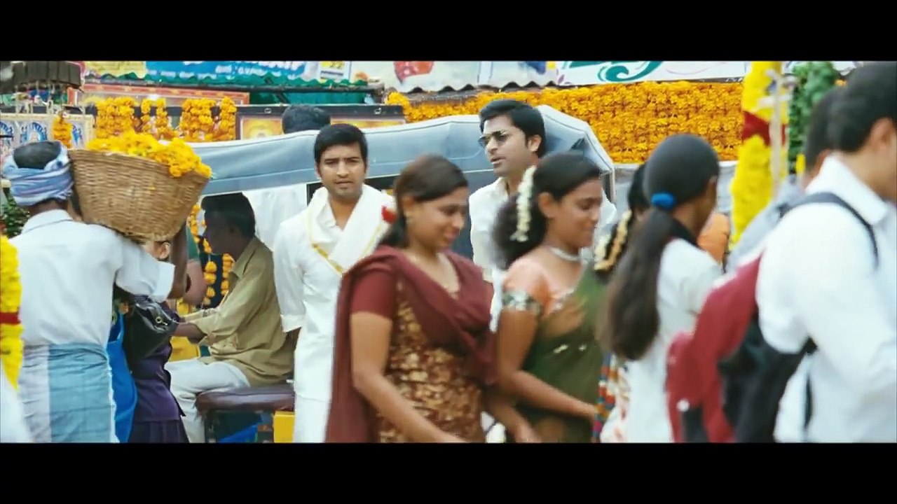 Vaalu love Scene STR Hansika Thaman