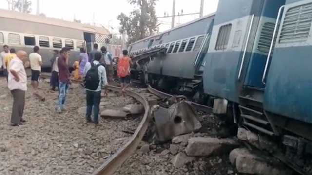 Raebareily New Farakka Express derailed, causes death