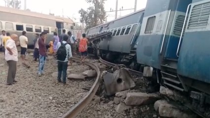Raebareily New Farakka Express derailed, causes death
