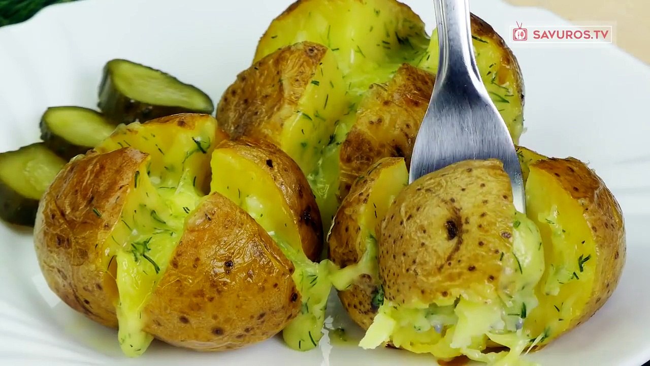 Cea mai delicioasă rețetă de cartofi copți pe care am mâncat vreodată! | SavurosTV