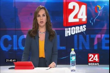 Hindúes se sumergen en el río Ganges en honor a la diosa de múltiples brazos