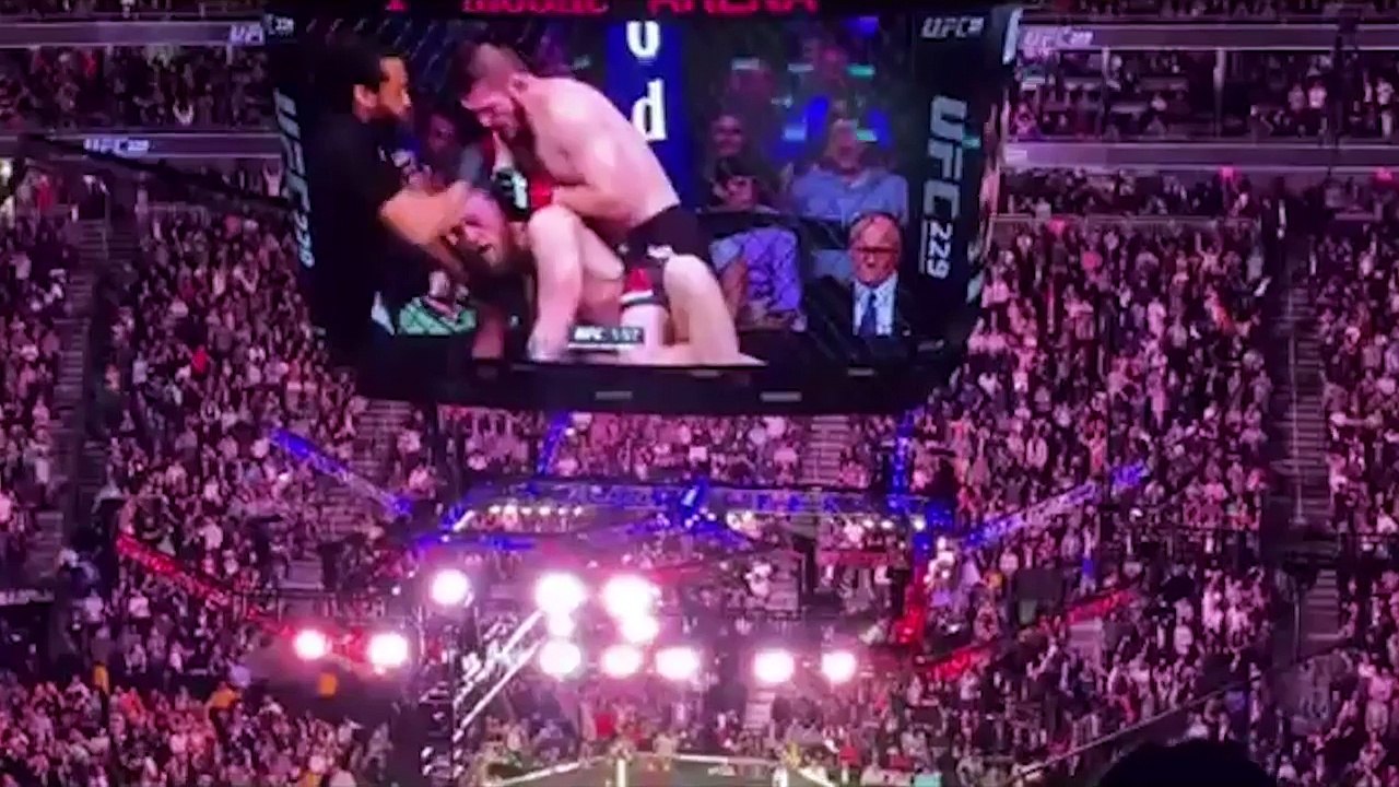 Khabib Nurmagomedov dan Perjalanan Karir Petarung Muslim Pertama Juara Dunia Kelas Ringan UFC