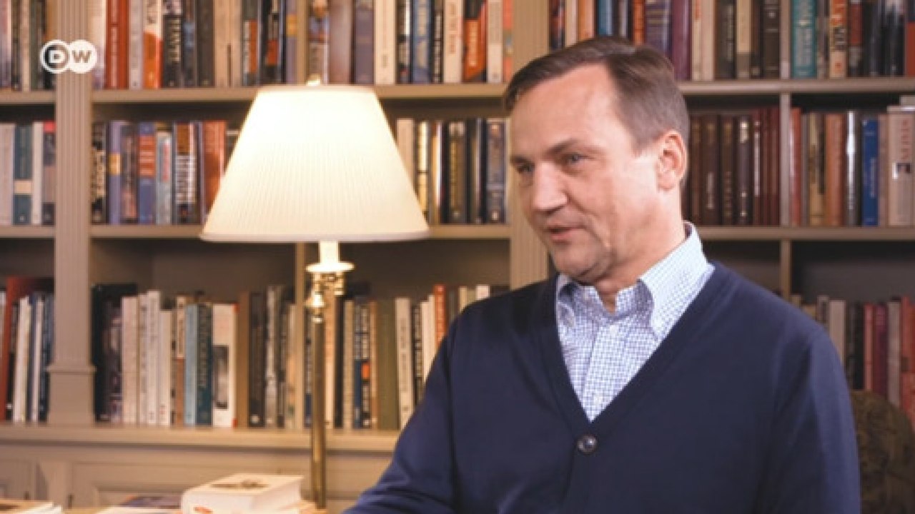 Сикорский в "Немцова.Интервью": Мне нравятся россияне в России. Но когда они приходят с оружием - я сопротивляюсь