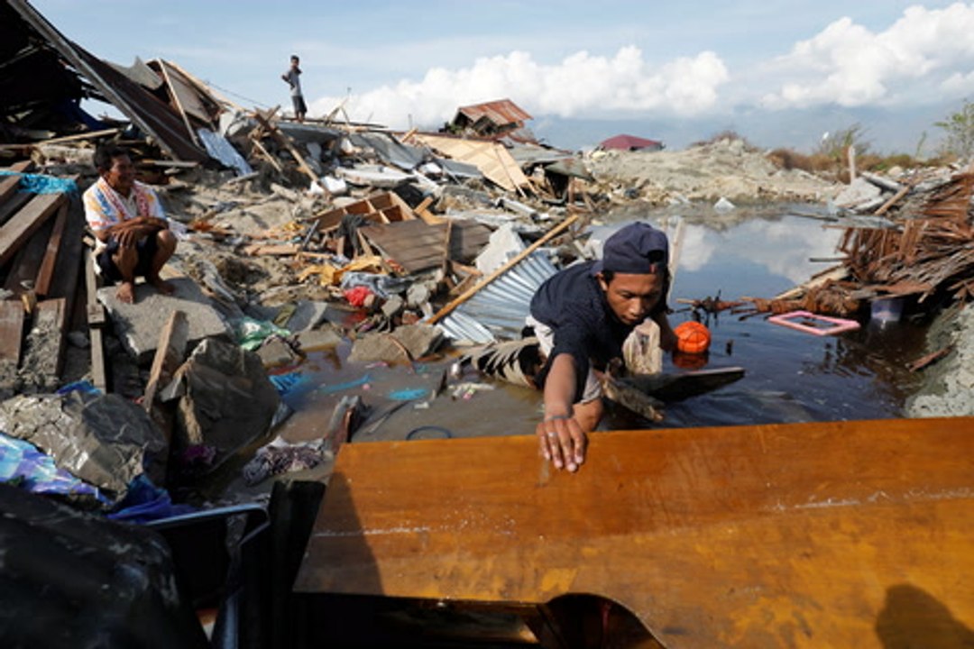 Aid groups frustrated as foreign staff told to leave Palu