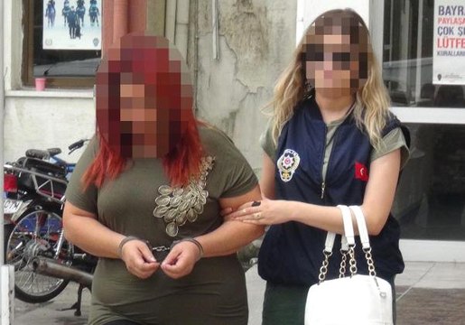 20 Yaşındaki Kızına Zorla Fuhuş Yaptıran Anne Yakalandı!