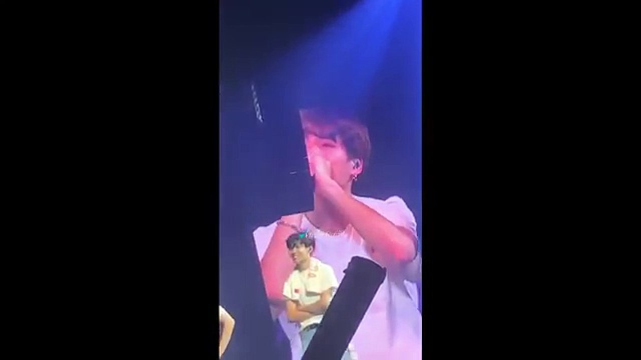 Jungkook Broke Down Crying Because He FEEL SORRY for his Injury ~  #BTSinLondon