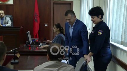 Ora News - Nis seanca Balla-Basha për padinë e shpifjes, kreu i PD nuk paraqitet