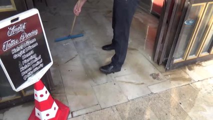 Sel Sonrası Esnaf Yaralarını Sarıyor