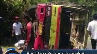 Sebuah bus yang mengangkut rombongan mahasiswa mengalami kecelakaan, Minggu (7/10/2018). Insiden itu terjadi di Jalan Sukorini, Dusun Legoksari, Desa Duren, Kec