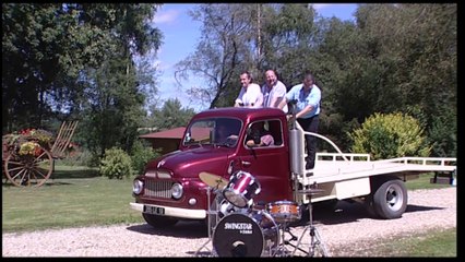 Derrière Chez Nous par l' Orchestre Dominique et Stéphanie Floquet