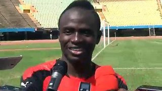 Sadio Mané sur la pelouse du stade